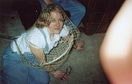sarahnet.jpg (137719 bytes)